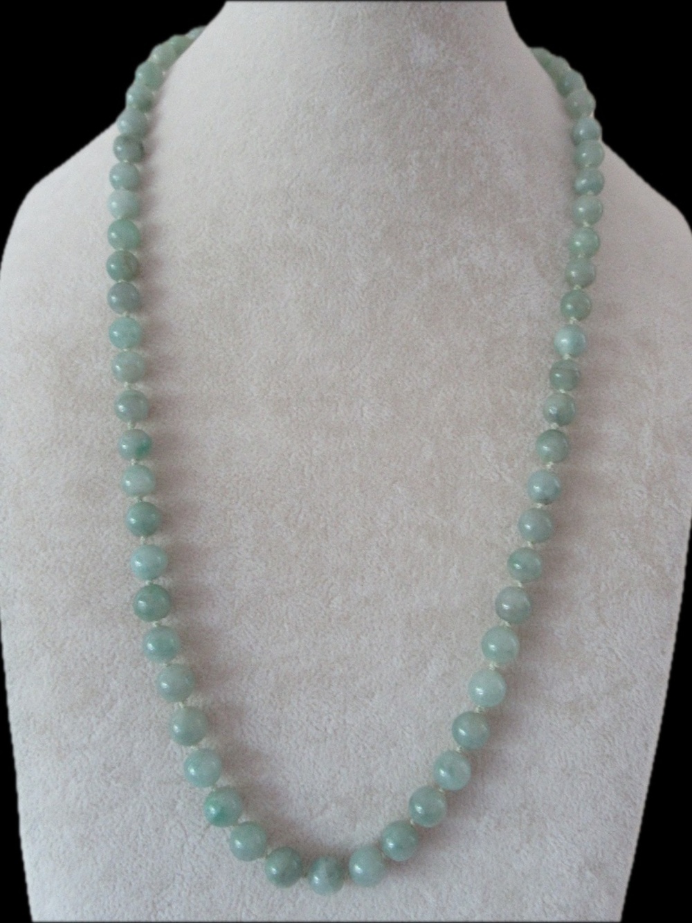 Vintage Hand Knotted Jade Beaded Necklace with 14K Gold Clasp